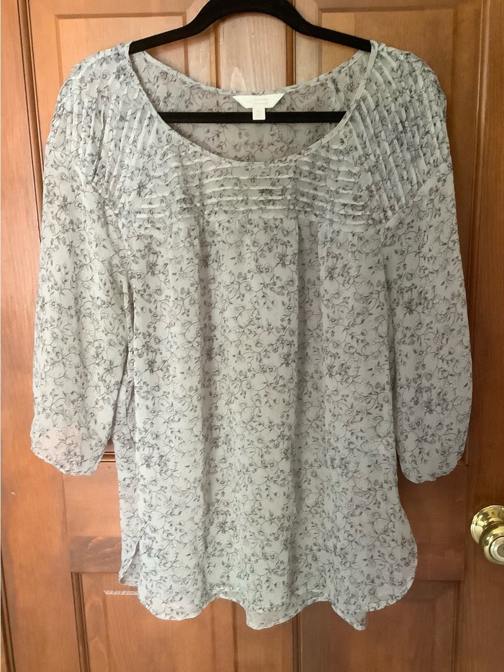 XL Lauren Conrad 3/4 sleeve semi sheer top
